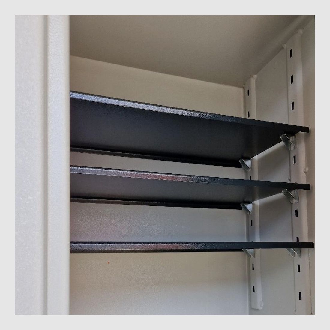 Waffenschrank HUNTER Revier Kl. 1 (1700x390x330mm) max 7 LW, 3 FB