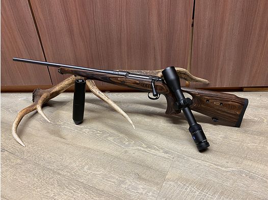 Sauer 101 GTI, links, mit Zeiss Conquest V6 2-12x50 M, mit Schiene