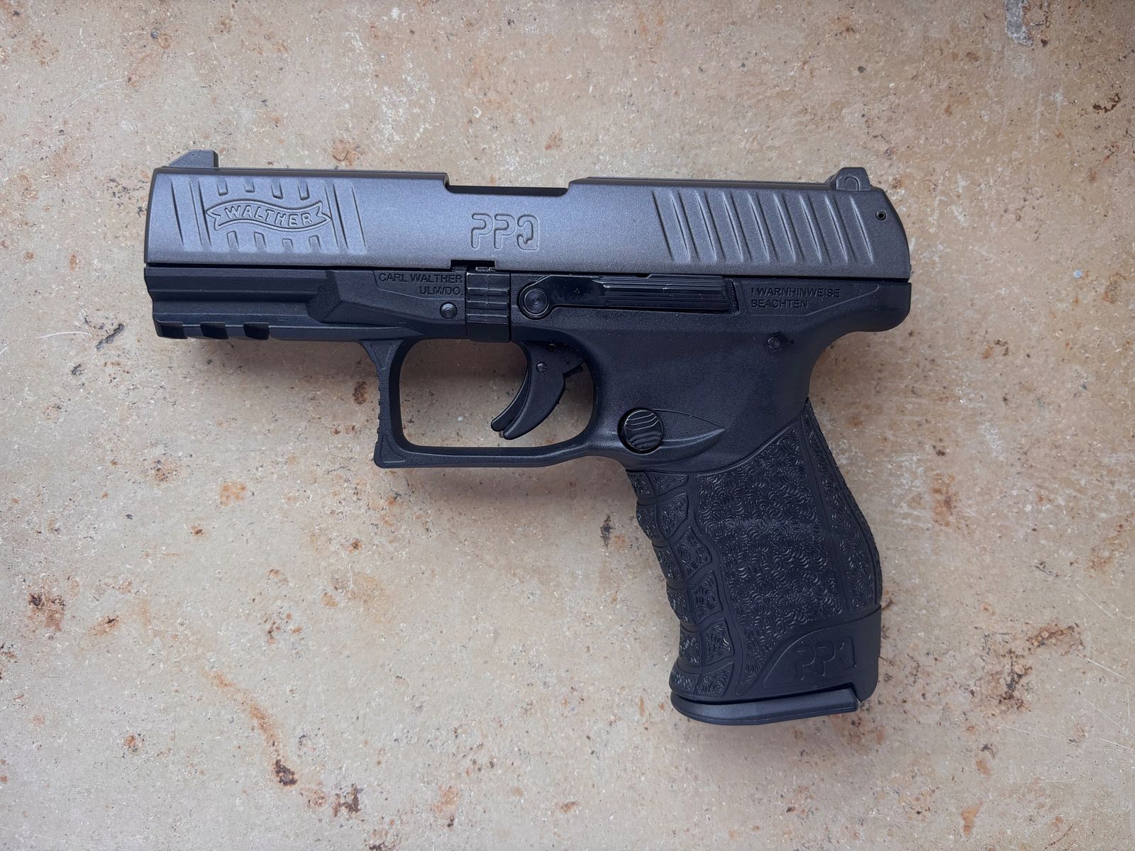 Walther PPQ M2 Schreckschuss 9 mm P.A.K. incl. accessoires & munitions – retrait uniquement, image 1 sur 3