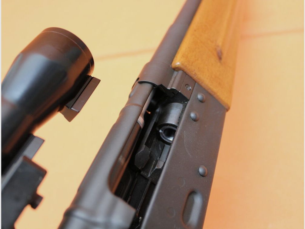 ¡Raridad VEB GWB Wiesa! Ha.Büchse 7,62x39 VEB GWB Wiesa Speger incluido Zeiss Jena ZF 4x32-M- Sistema DDR Kalaschnikow