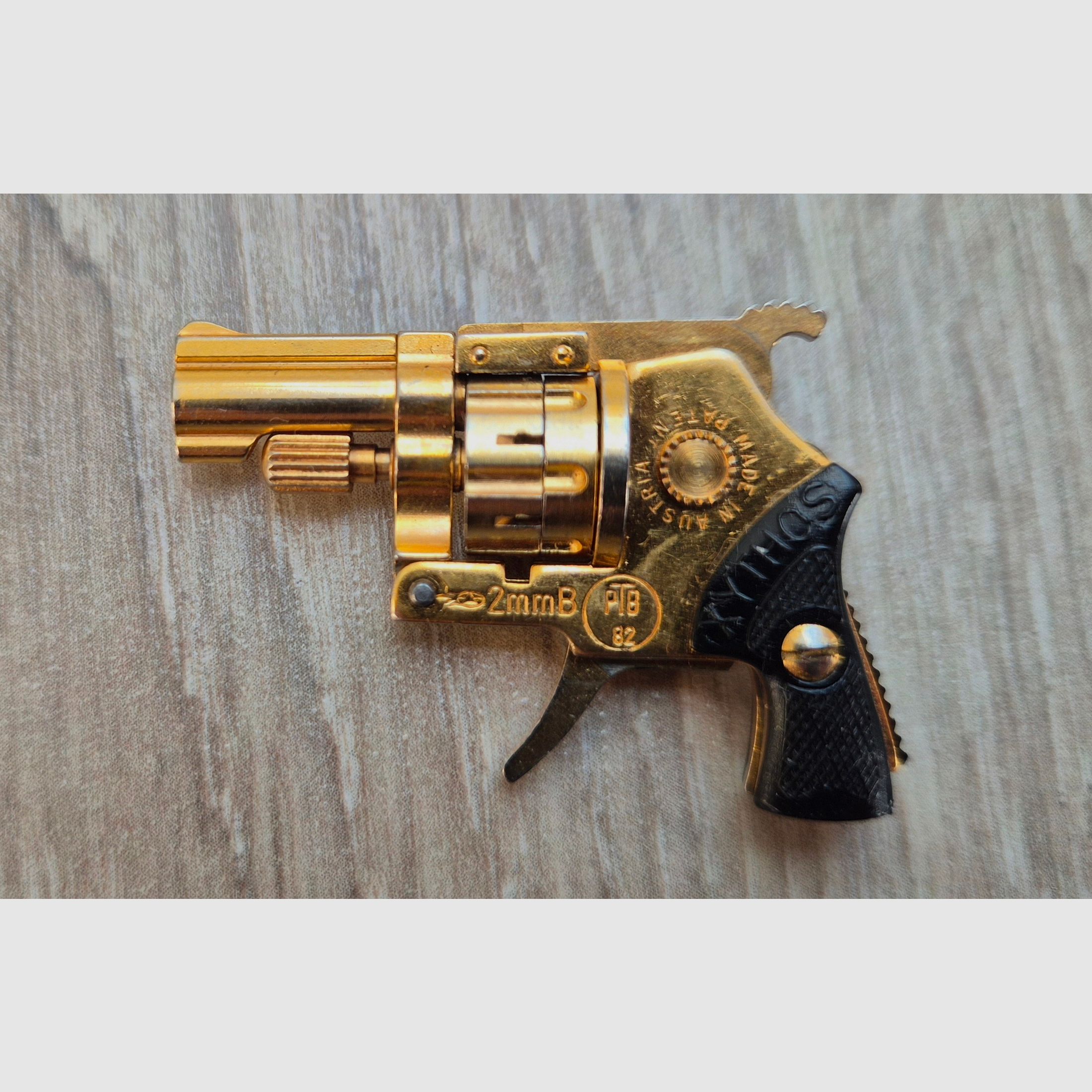Xythos automatic revolver, 2mm, gold, PTB 82!
