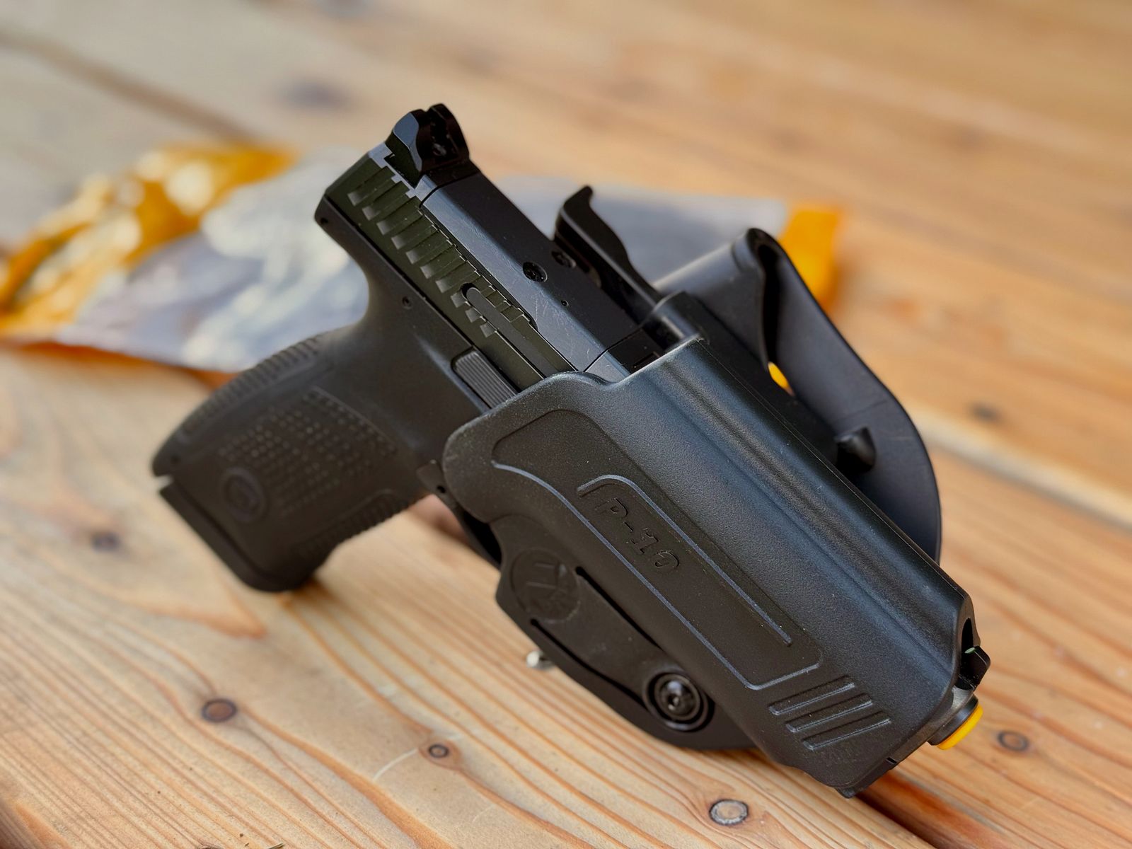 Pistolet CZ P-10 C OR dans la mallette d'origine