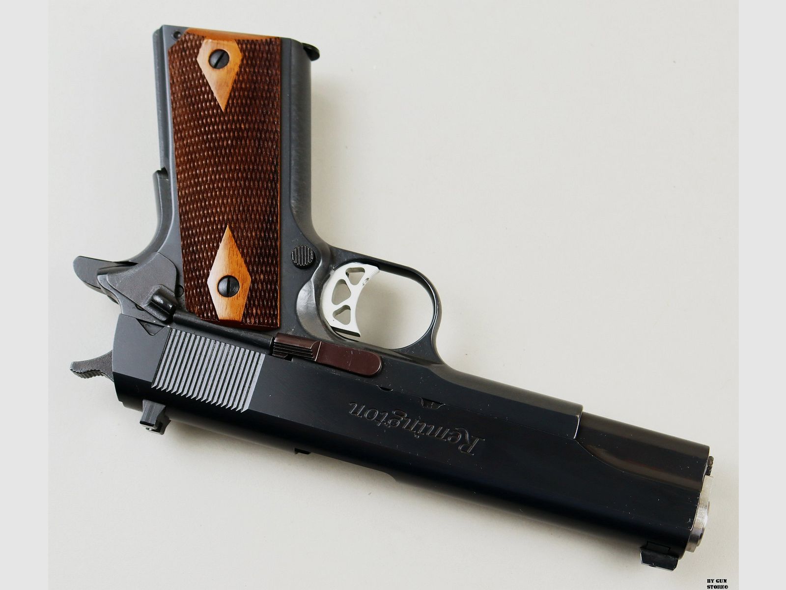 Pistola Remington mod. 1911R1 cal. 45 acp matr. RH11453A, immagine 5 di 9