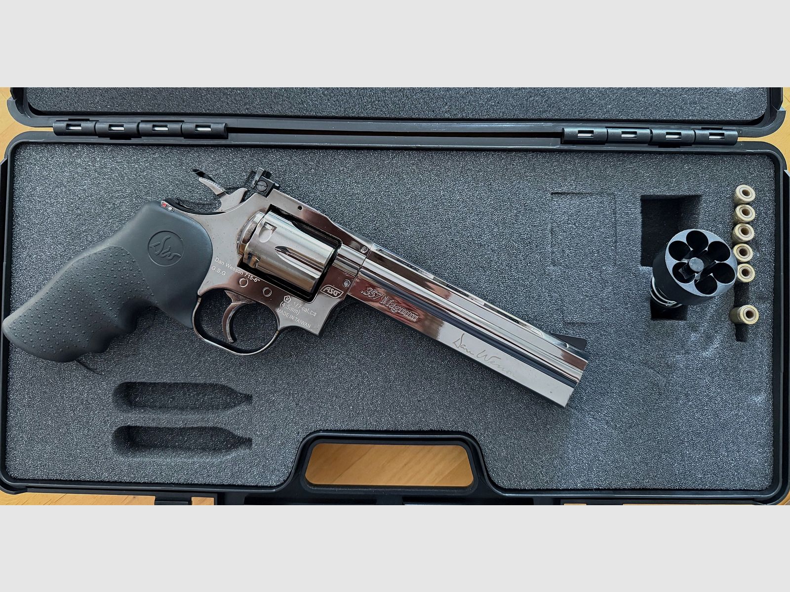 Dan Wesson 715 Diabolo *Rareza - cañón continuo*