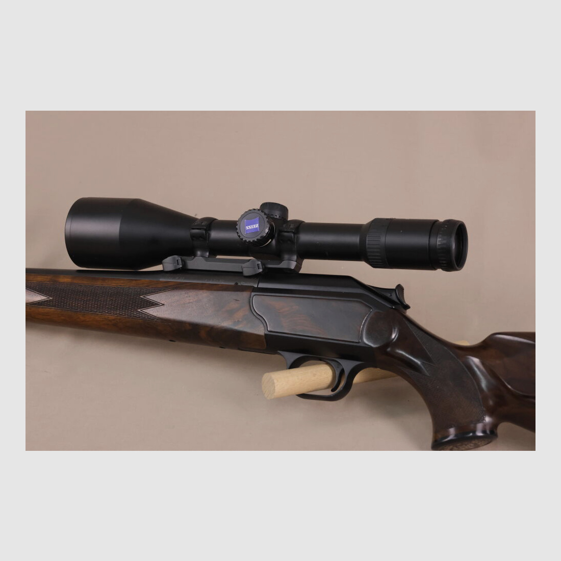 Blaser R93 Luxus // bel. Zeiss-Zielfernrohr // Holzkugel