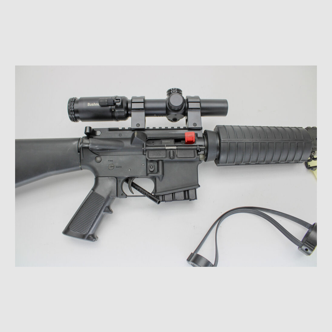 Rifle SL Windham Weaponry AR15 R16 M4 FTT calibre .223Rem con Bushnell 1-6x24 .223Rem
