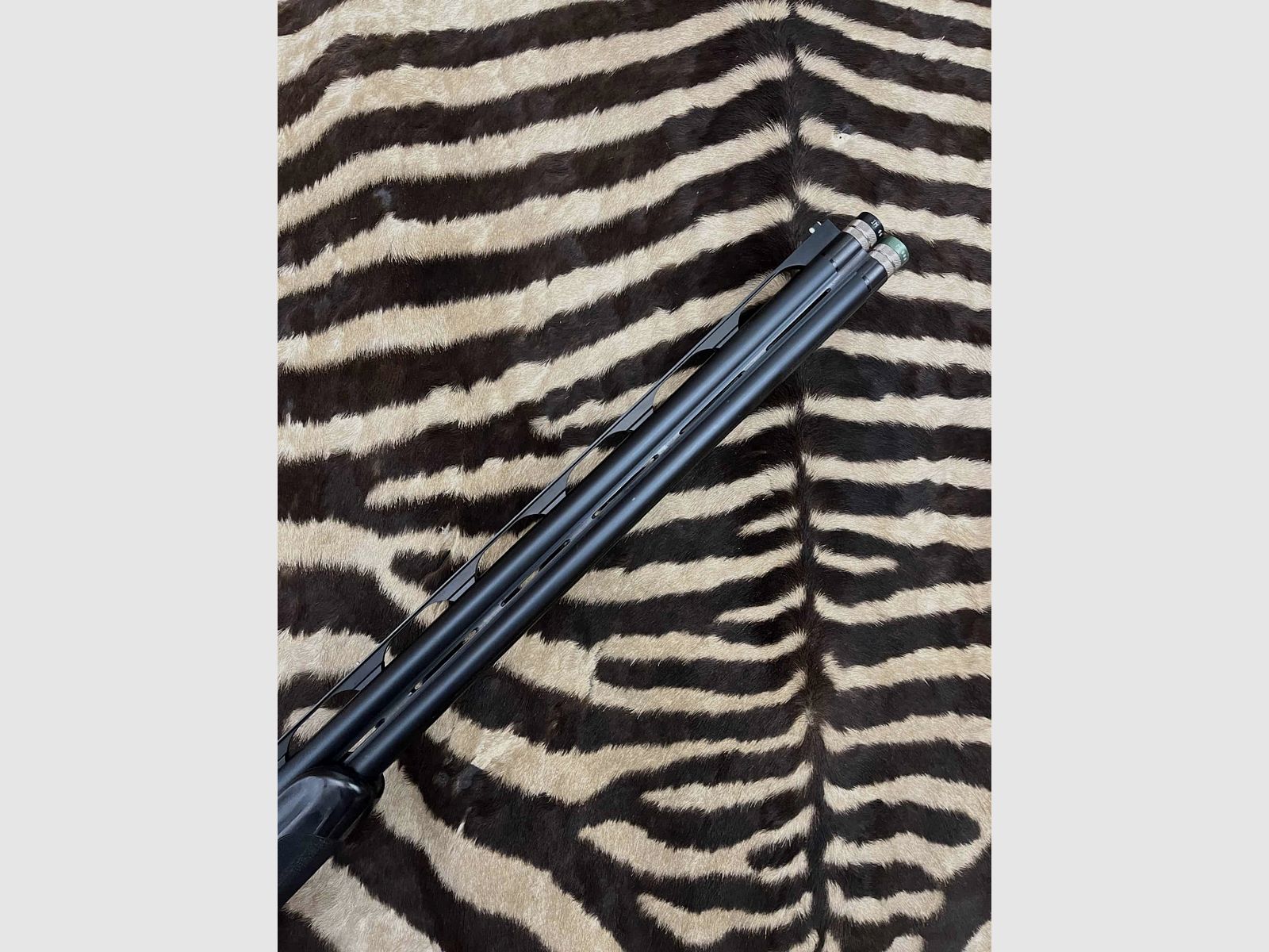 Beretta 688 Black Sporting X-Trap B-Fast – cal. 12/76 – ca. 76 cm – 5 strozzatori esterni – valigetta, immagine 4 di 13