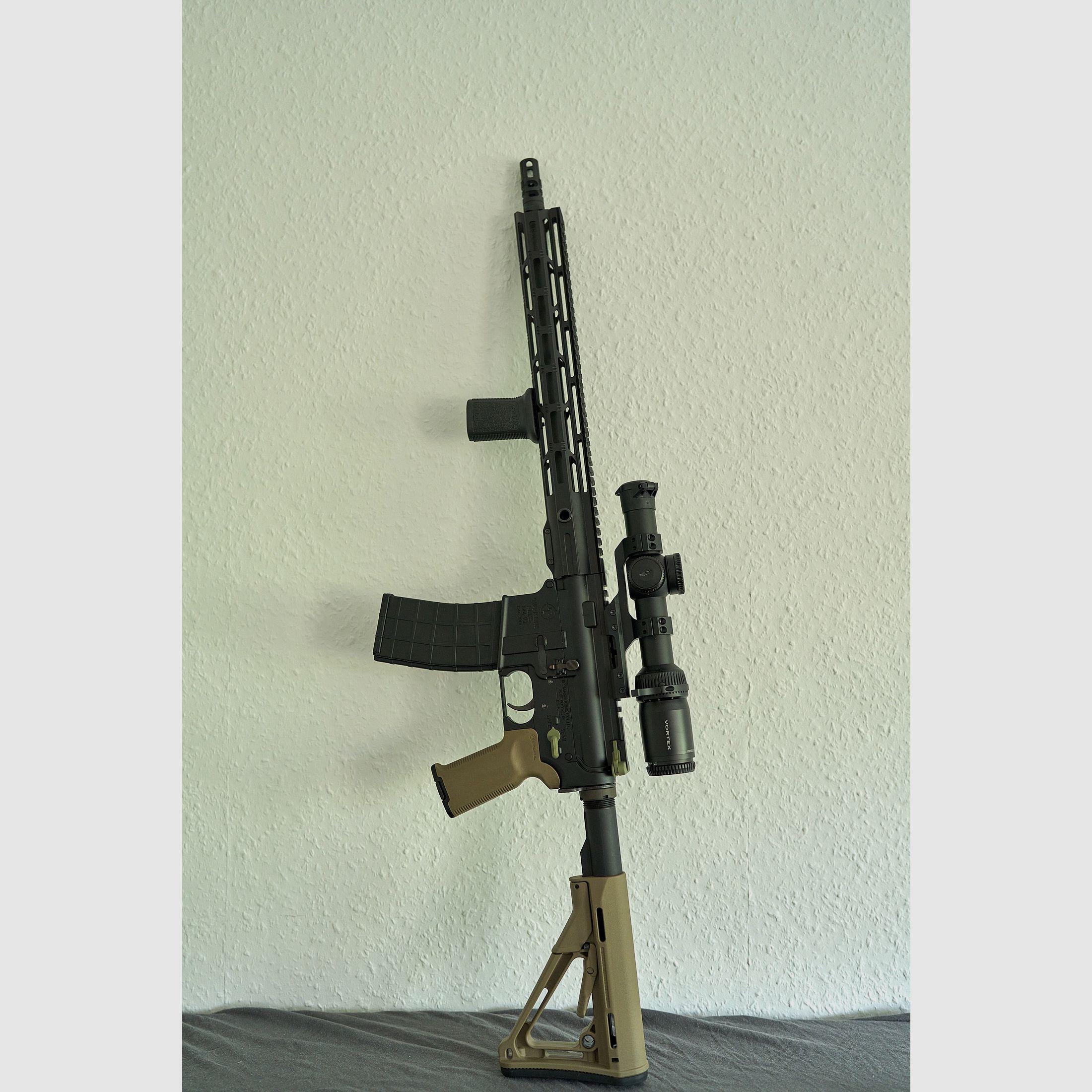 Tippmann Arms M4-22 LTE OD-Green .22 lr – ottime condizioni, circa 25 colpi, accessori Vortex/Hera/Magpul