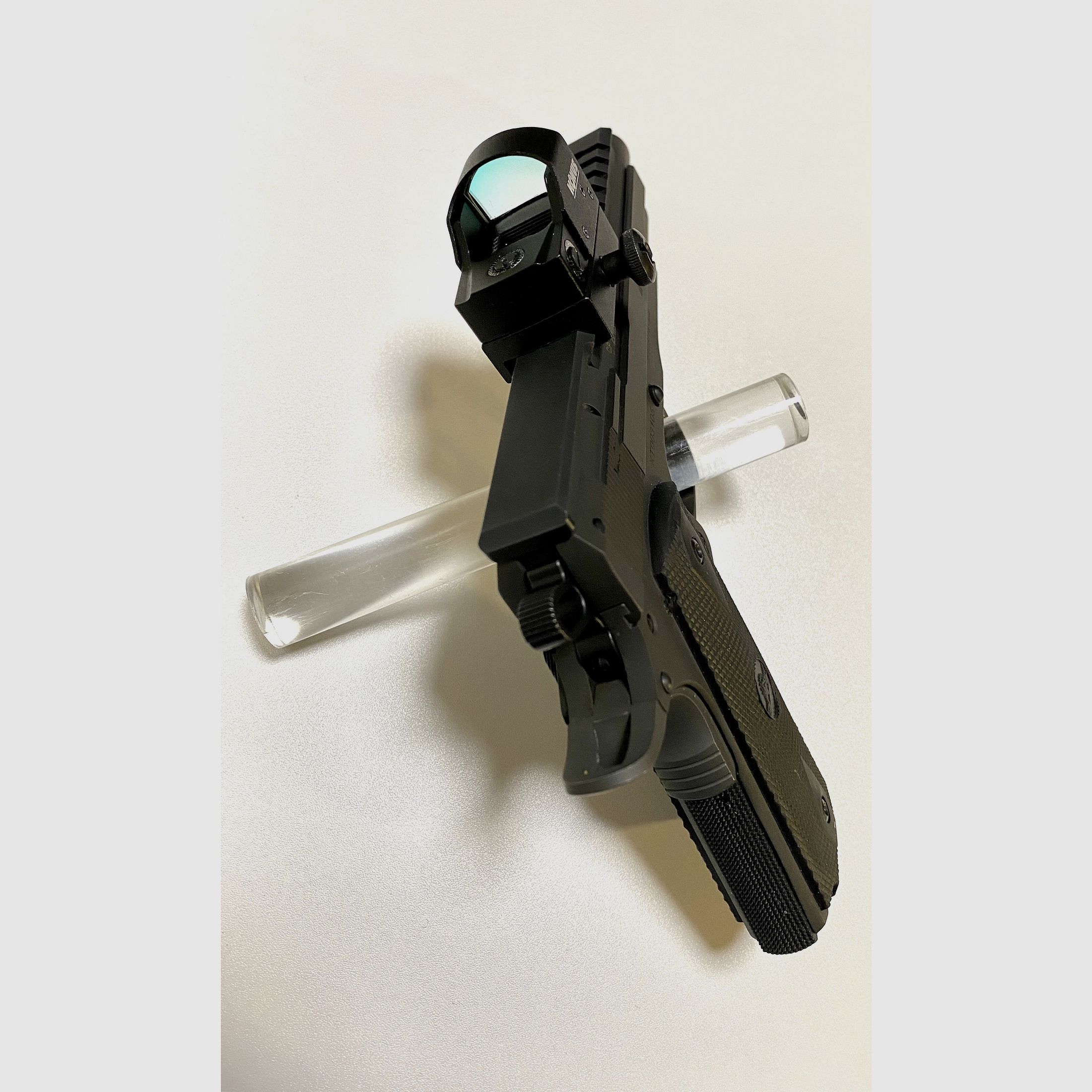 ARMSCOR - Rock Island Armory	 XT 22 FS Top Rail Ganzstahlwaffe mit Red Dot, Mündungsgewinde - Waffen Friedrichsnd