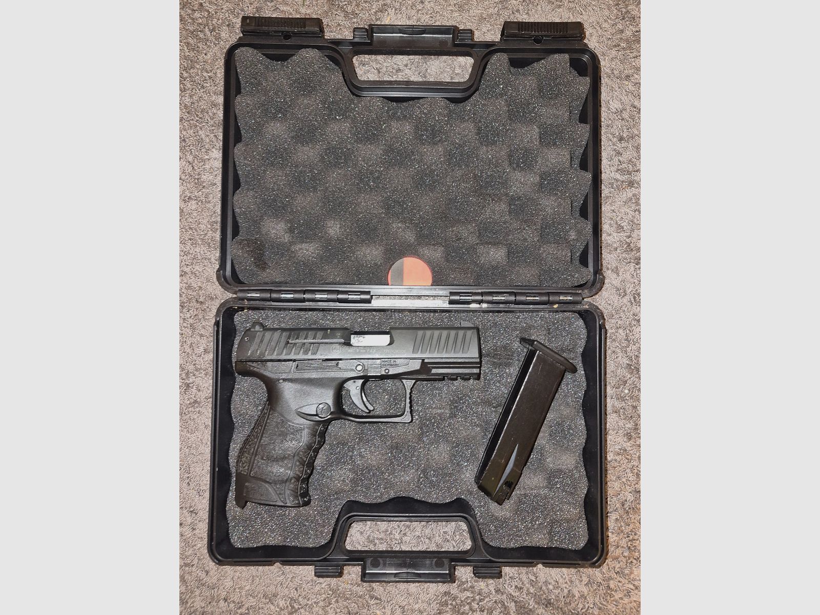 Walther PPQ 9mm P.A.K, Bild 2 von 2