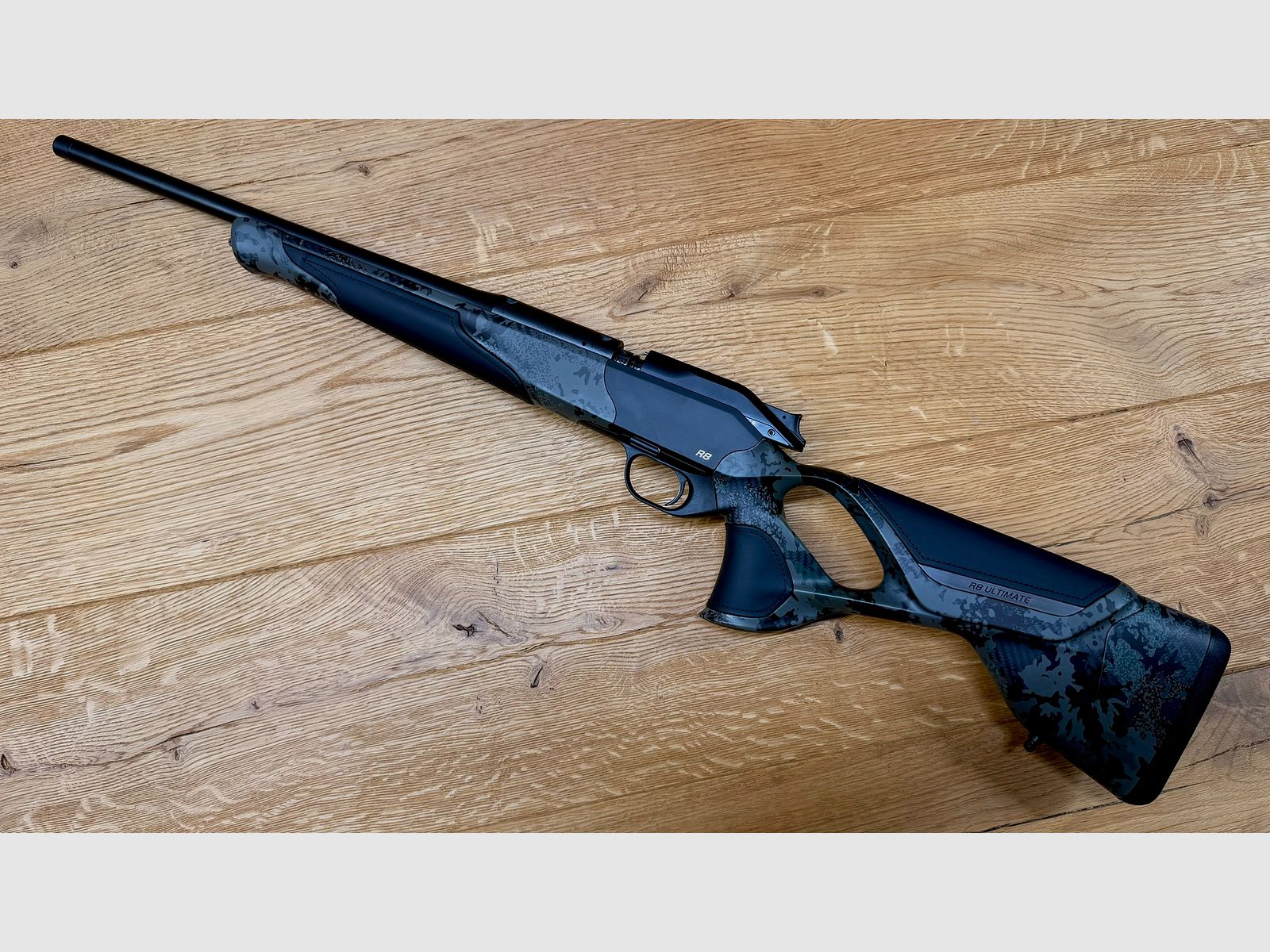 Blaser R8 Ultimate Carbon Huntec Camo arma completa / calibre seleccionable / logo plateado / Semi Weight