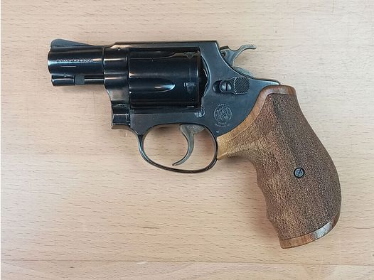 Smith & Wesson	 M 36