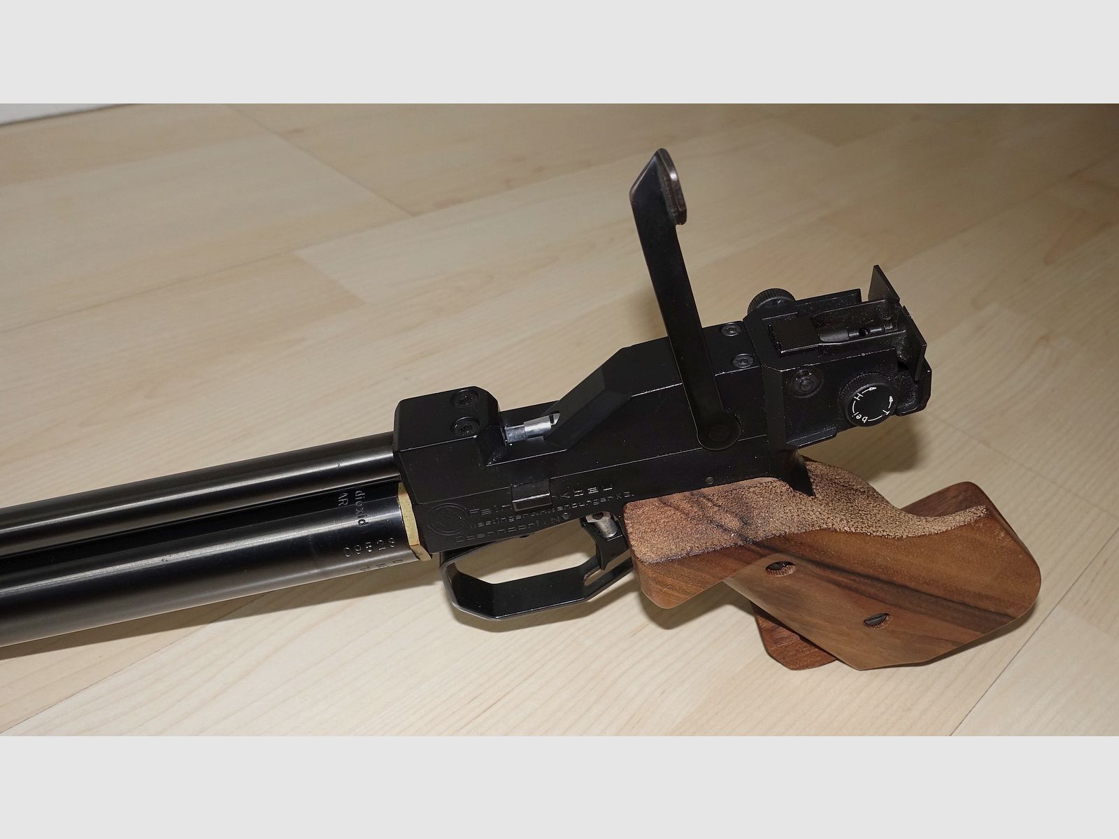 FWB LP2 match pistol in very good condition, 2 cartridges, additional weight, etc.