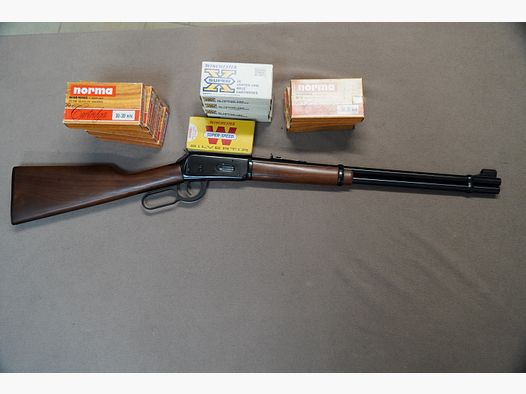 Winchester Model 94 Kal. 30-30 mit reichlich Munition