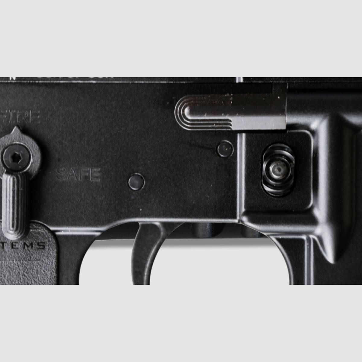 Son of Gun (SOG) AR-15 - Gen 3 - Full-Ambi – 12,5" Lauf – .223 Rem. – "Coffee & Milk" – Direkt von ThoRe Arms e.K., Bild 5 von 6