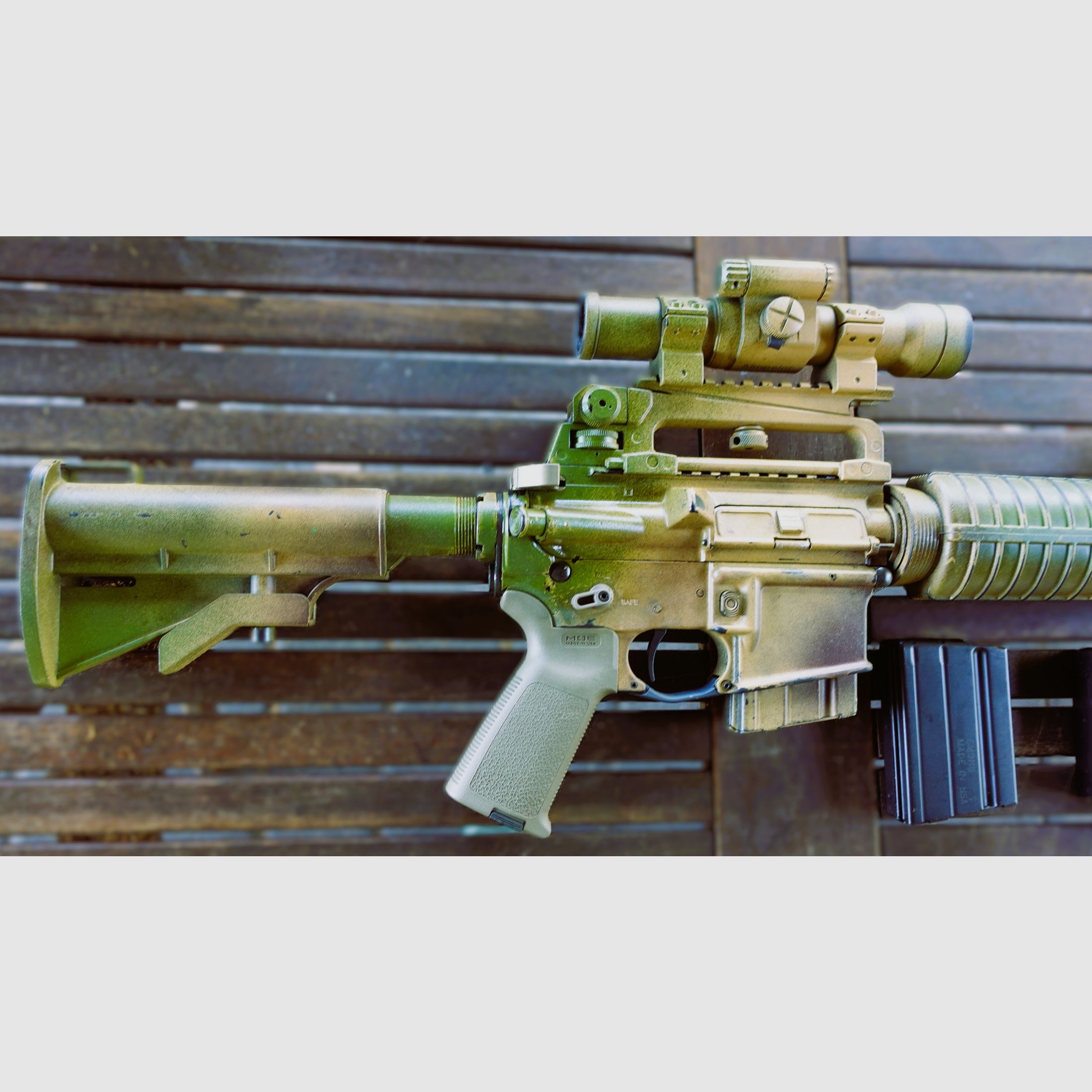 Windham 7,62×39 AK SRC AR15 w 7,62x39 z Aimpoint 9000 Blood Diamond