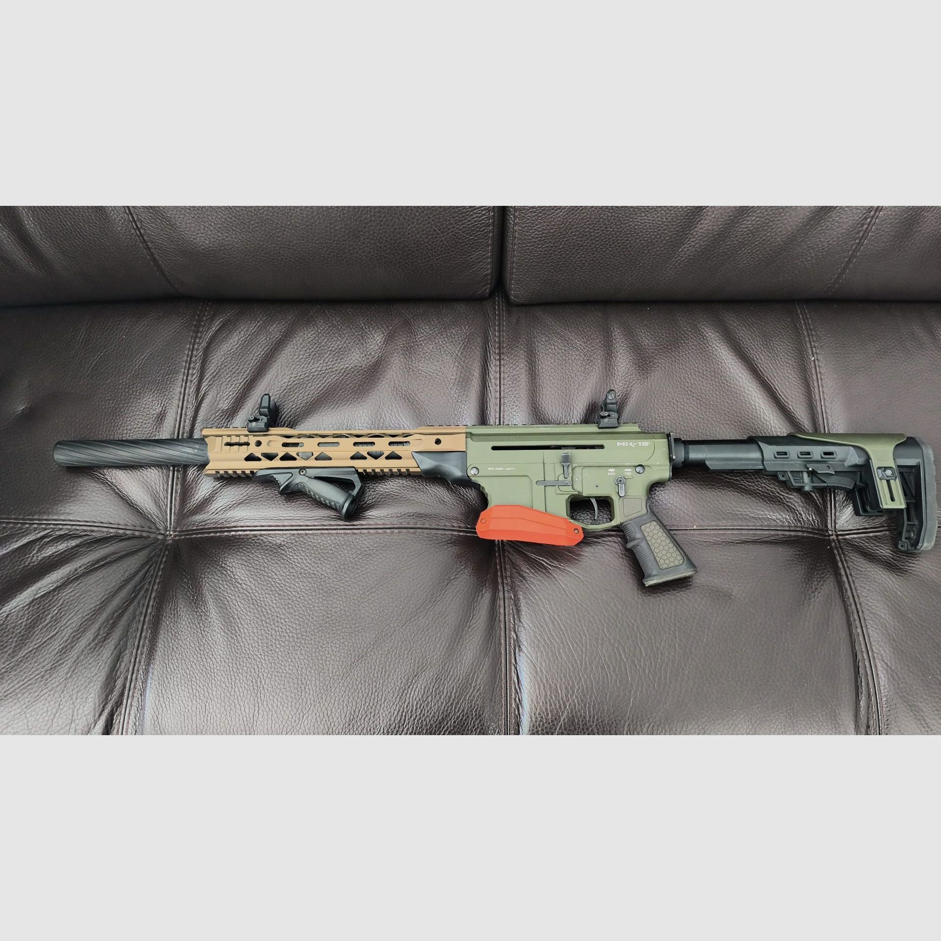 Escopeta semiautomática Derya MK12 12/76 defectuosa