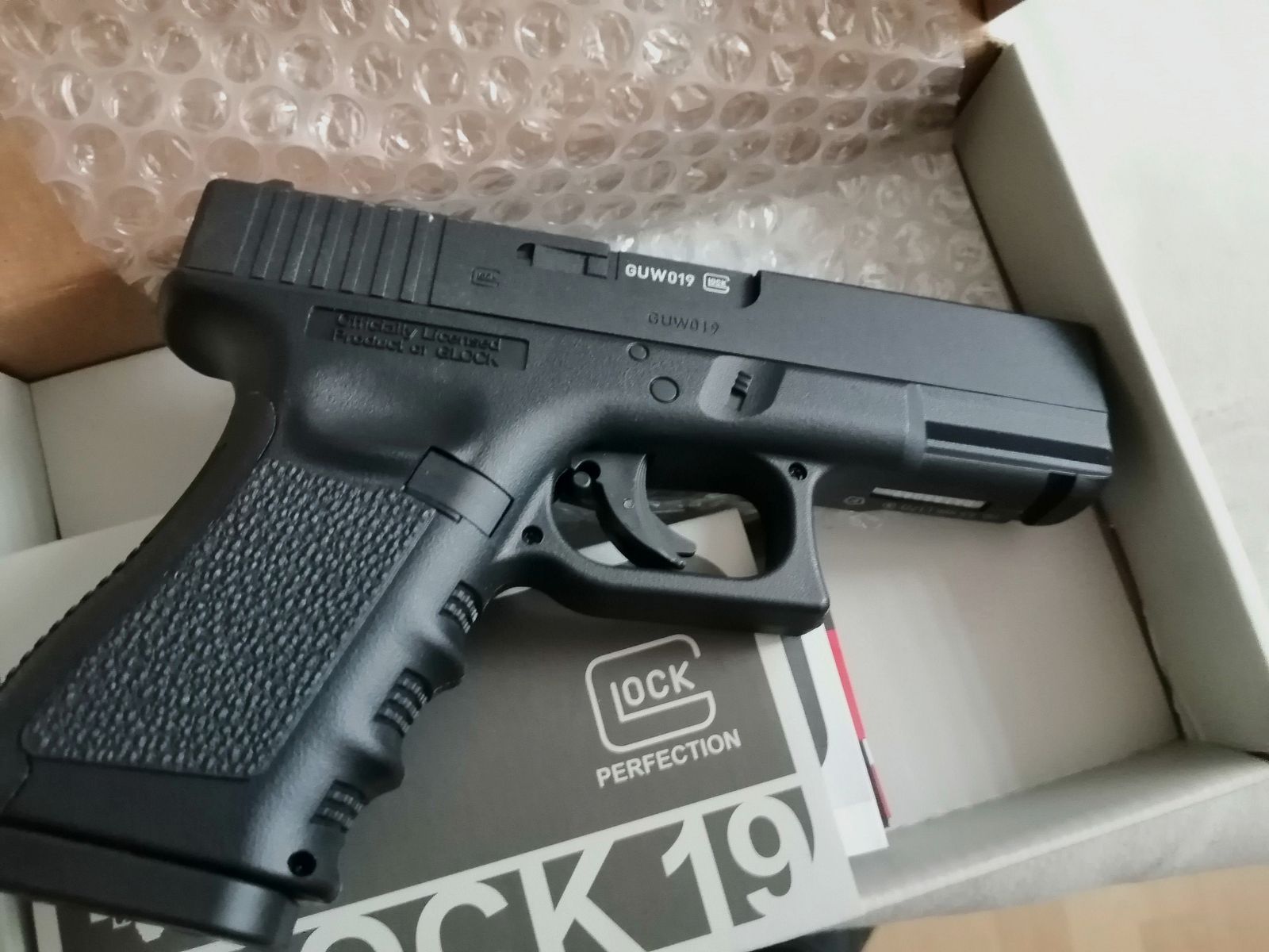 Clock 19 CO2 air pistol 4.5mm BB black+1500 Demmer BB+10 CO2 capsules
