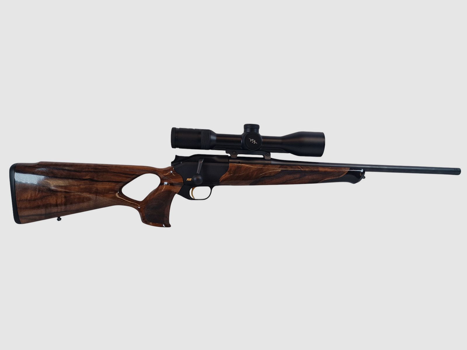 Blaser R8 Success Holz HK4 Kal. 8x57JS LL. 52cm mit M15x1 und Blaser B2 2-12x50 IC S 