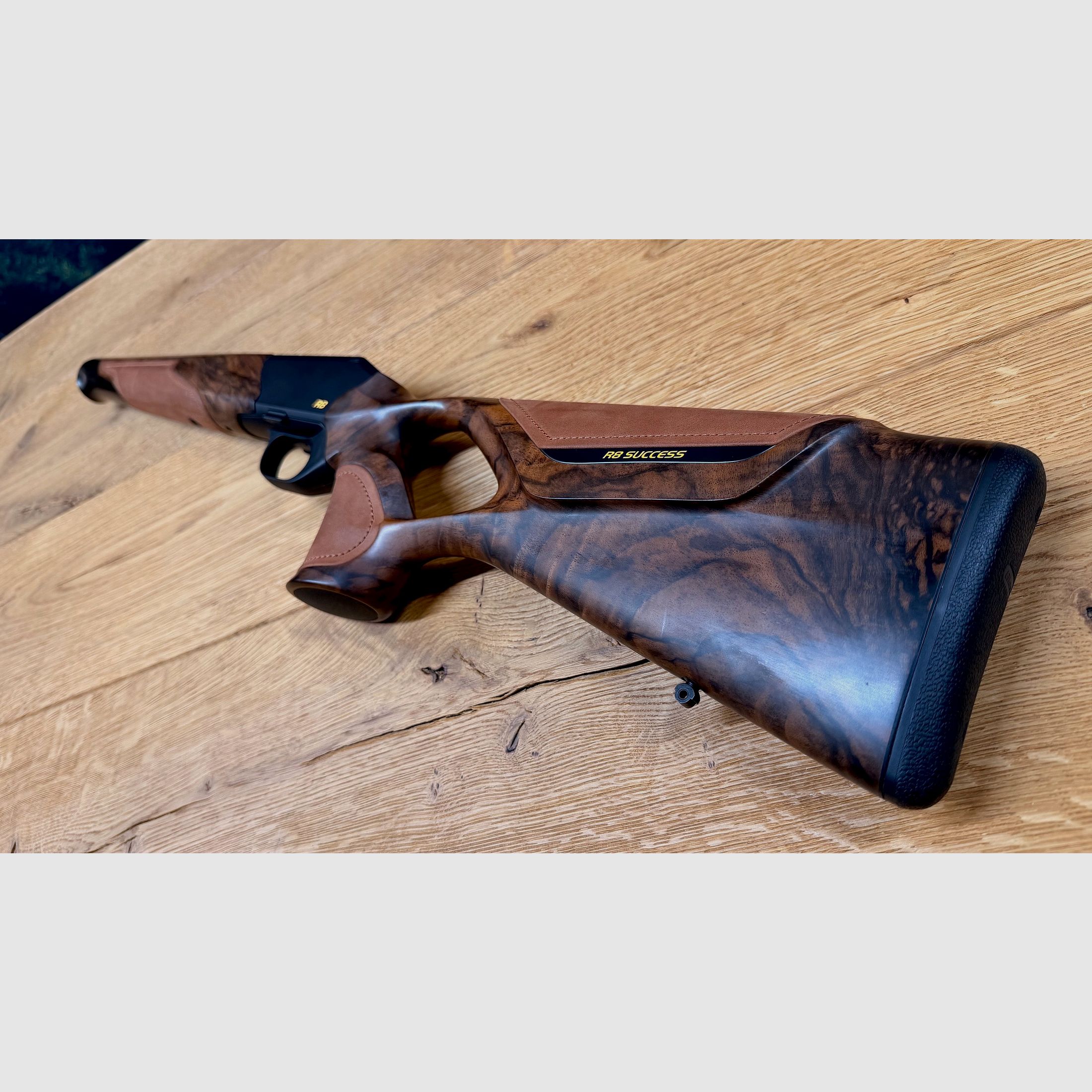 Blaser R8 Success Stocking / Wood Grade 7 / Chesterfield Leather / BREATHTAKINGLY BEAUTIFUL