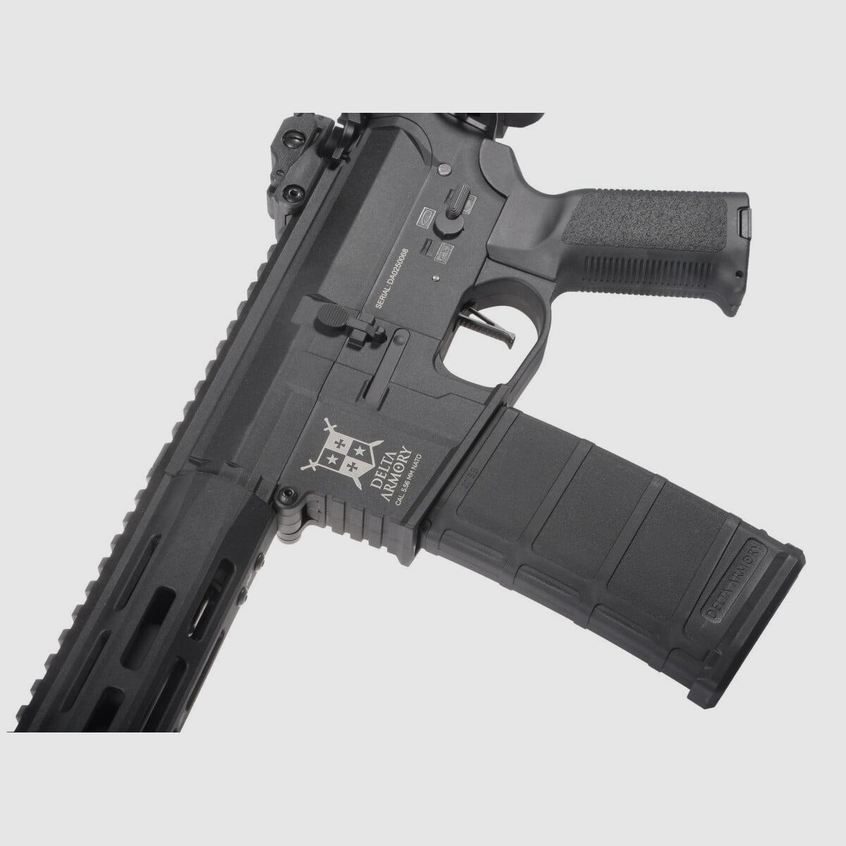 M4 AR15 M-LOK SilentOps 8 Zoll CHARLIE EAGLE ETU Schwarz S-AEG Airsoft Gewehr Frei ab 18 Jahren | Delta Armory