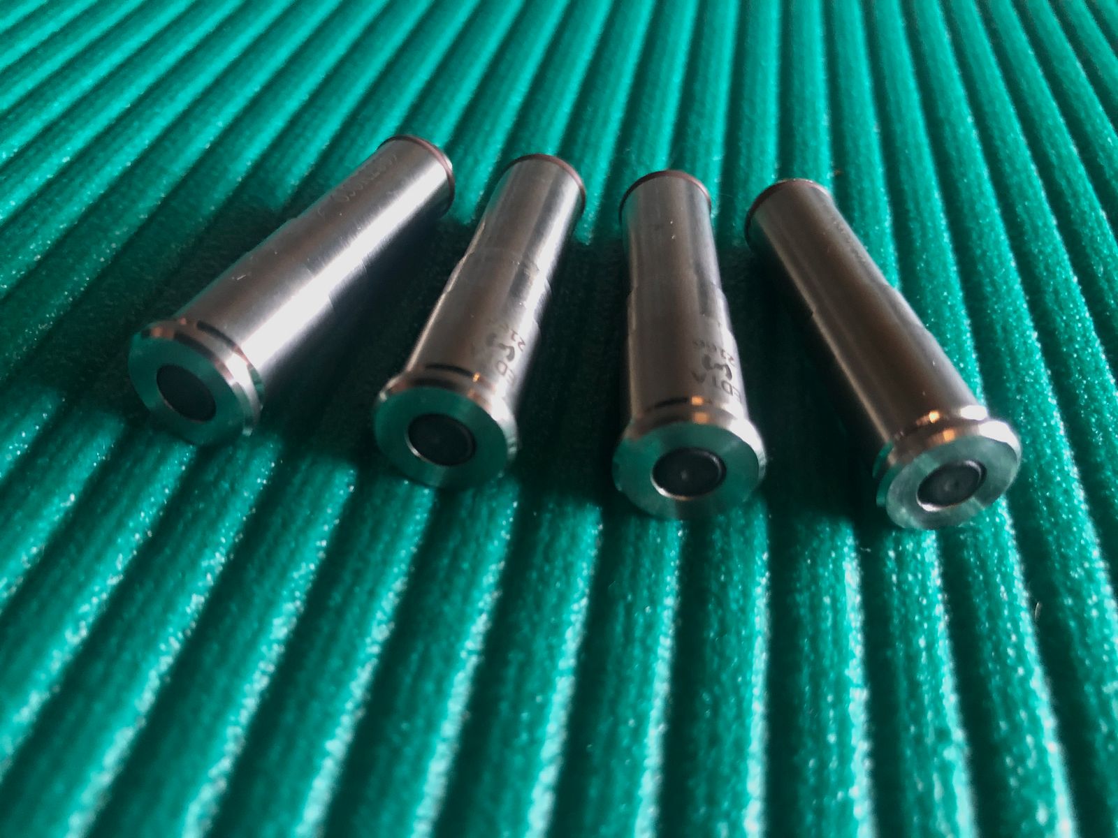 Laser Ammo Sure Strike 38SP/357Mag czteropak czerwonego lasera (bez baterii)