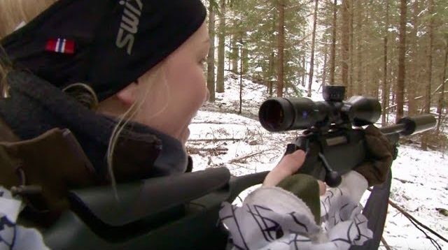 Anette hunting wildboar-- hog hunting--chasse sanglier- jagd--keiler