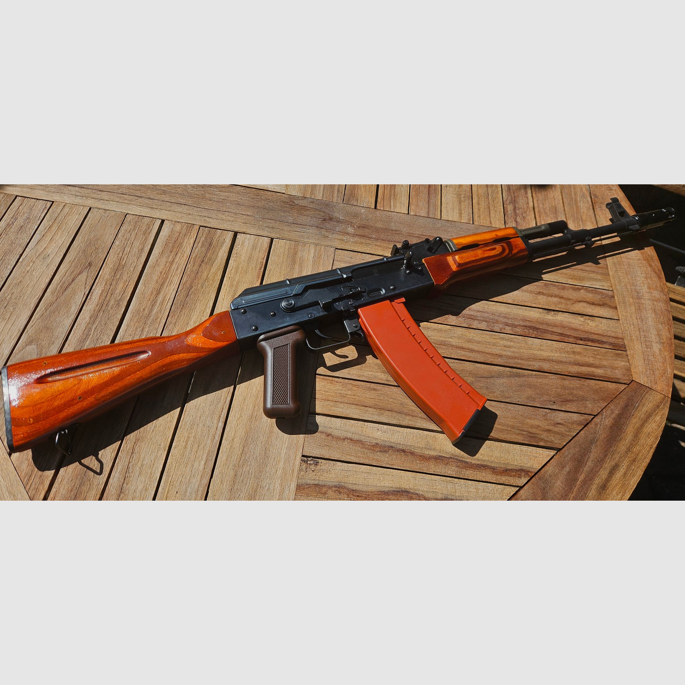 Wei-ETech AK-74 Vollmetall Echtholz AWSS Open-Bolt Gas-Blow-Back