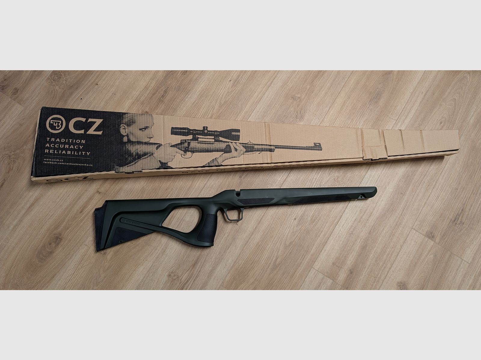 Ergo stock per una CZ 600 in verde, come nuovo