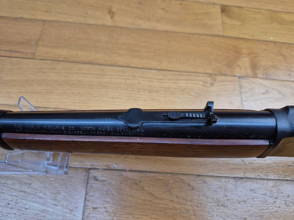 Bellissima e rara carabina a leva Marlin 336 – Cal. 30-30 – Raro marchio « JM » – Arma di fabbricazione Marlin prima del fallimento – Una vera Marlin di Marlin! – Superba lavorazione del 1973 – Regolazioni da sogno – Ottime condizioni! – TBE++, immagine 28 di 34
