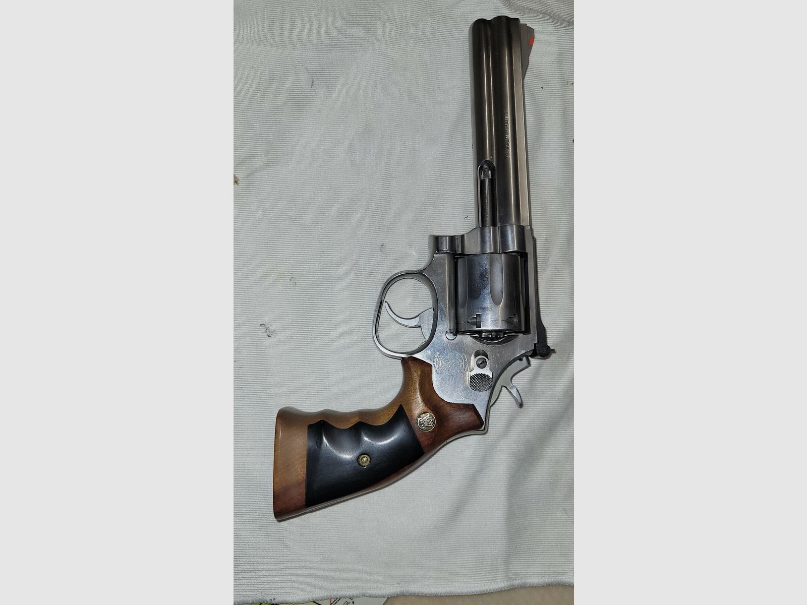 Smith and Wesson 686 - 1