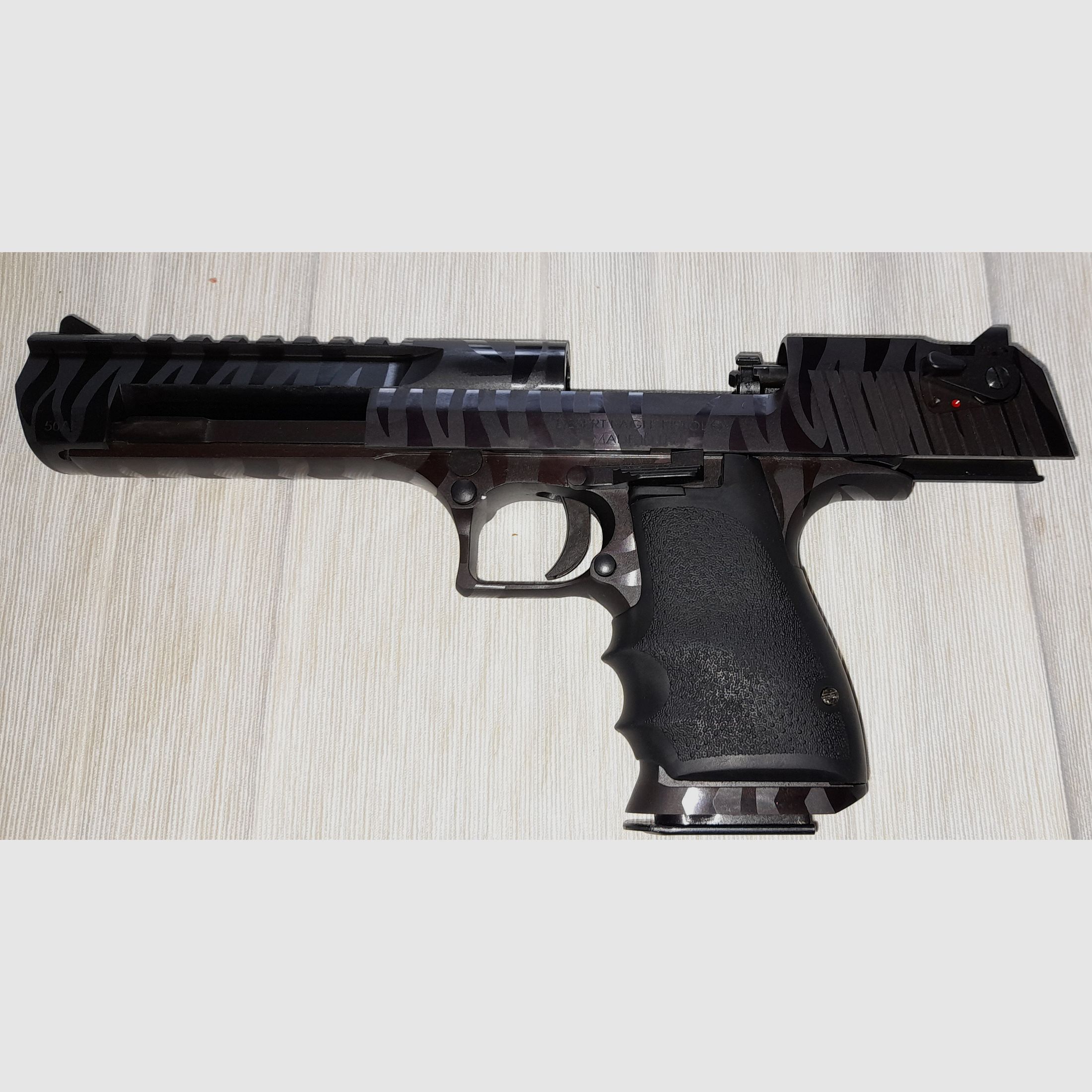 DESERT EAGLE 