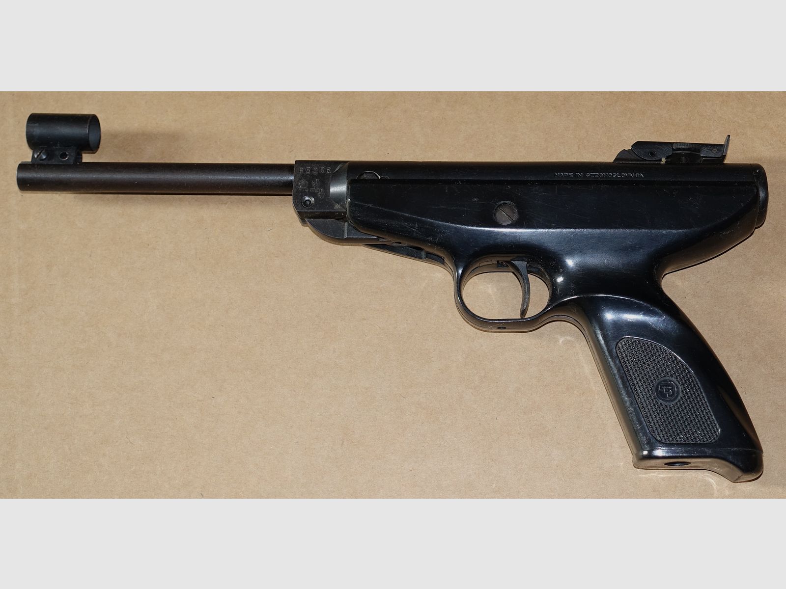 Luftpistolen Sammlung / 14 Stück / Walther Diana Umarex Lov Baikal Record usw.