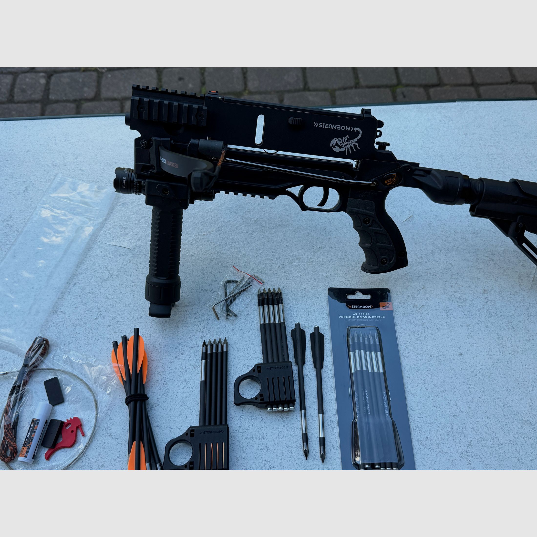 AR-6 Stinger II mit Metallmagazin