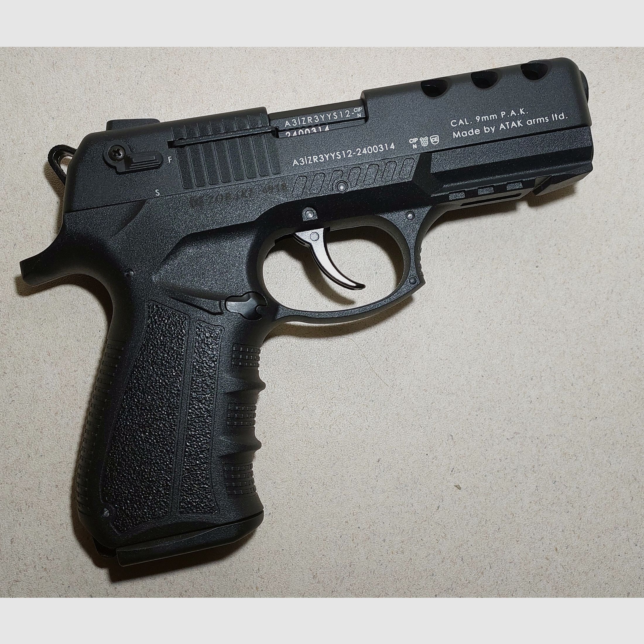 Zoraki 4918 Schreckschuspistole Kal. 9mm P.A.K. (PTB 1110) schwarz  neuwertig!