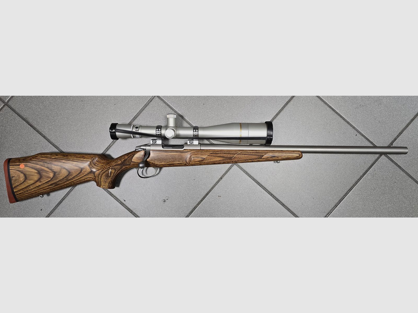 Fabricante, modelo: Sako (#1437), Mod. sin (arma sin características especiales) - Calibre: .222Rem (#22) incl. ZF