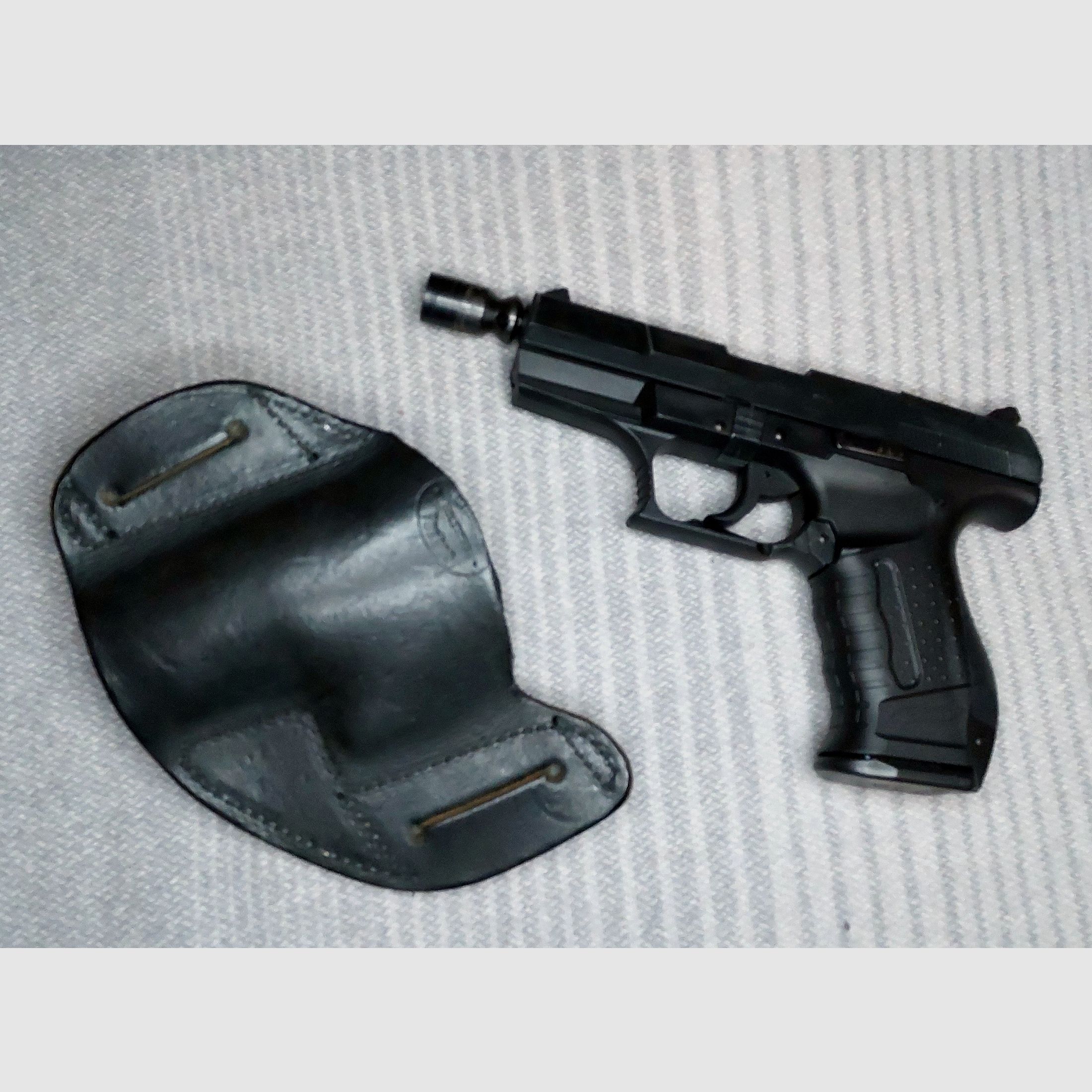 Walther P99 Schreckschuss Pistole 9mm P.A.K. (PTB 762) P 99 mit Foster Lederholster