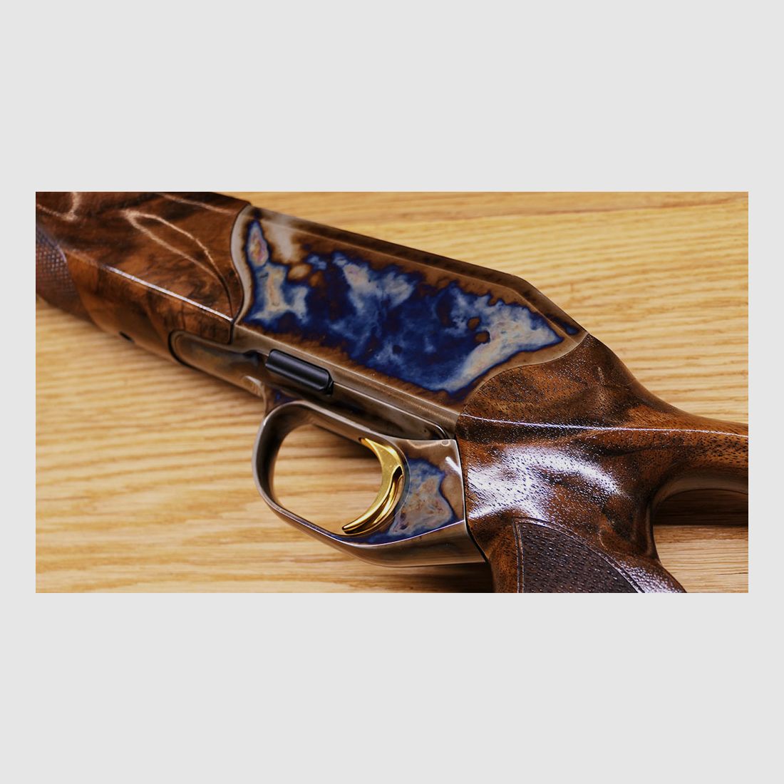 Blaser R8 loopstock met gekleurde hardening / staal systeem / glanzende afwerking / DROOM VAN HOUT EN STAAL