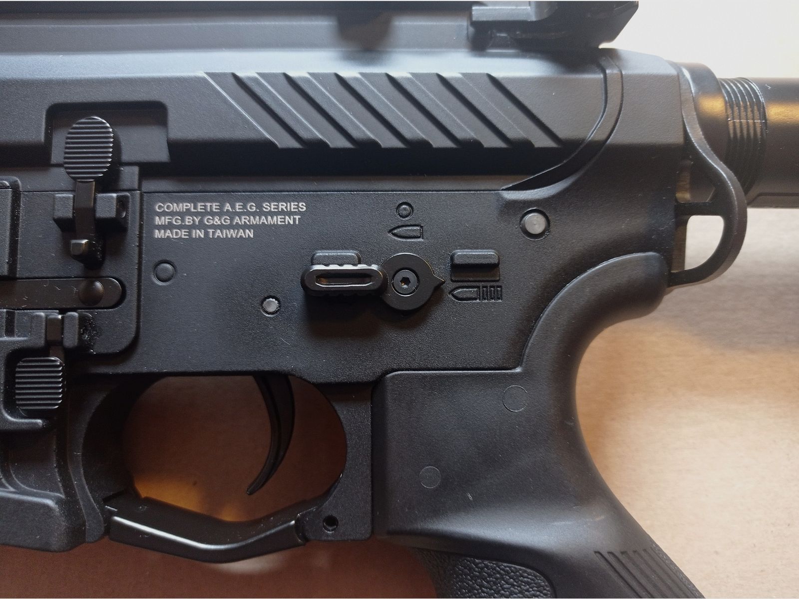 Airsoft Gewehr G&G GC16 SR CQB 0,5J mit Zubehör