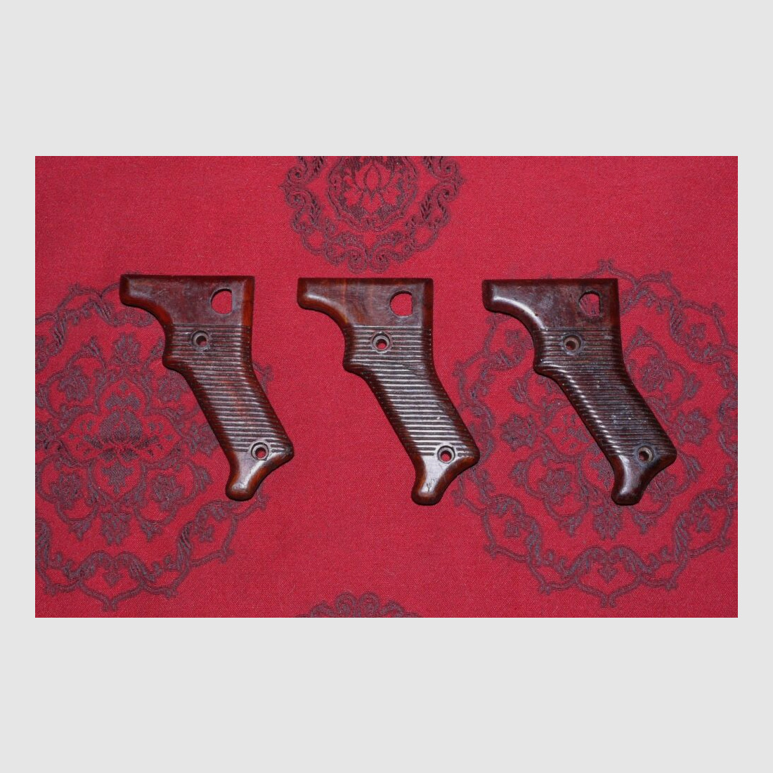 1 Wehrmacht Griffschale links MG42