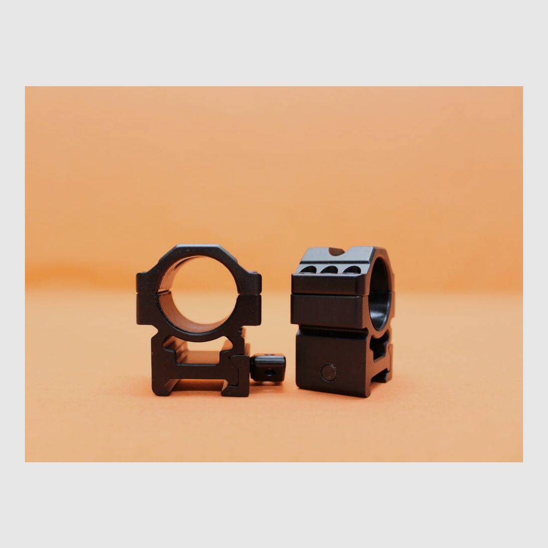 UTG - Leapers UTG QD Montageringe 1" Medium (RG2W1156) Twist Lock Alu schwarz für Picatinnyprofil., Bild 1 von 3