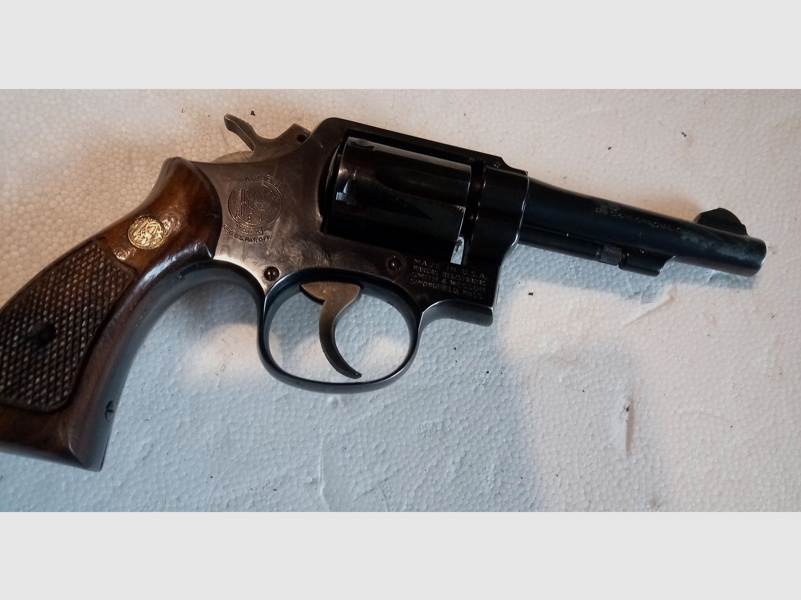 Revolver Smith & Wesson 38 special mit 179 Schuss Munition