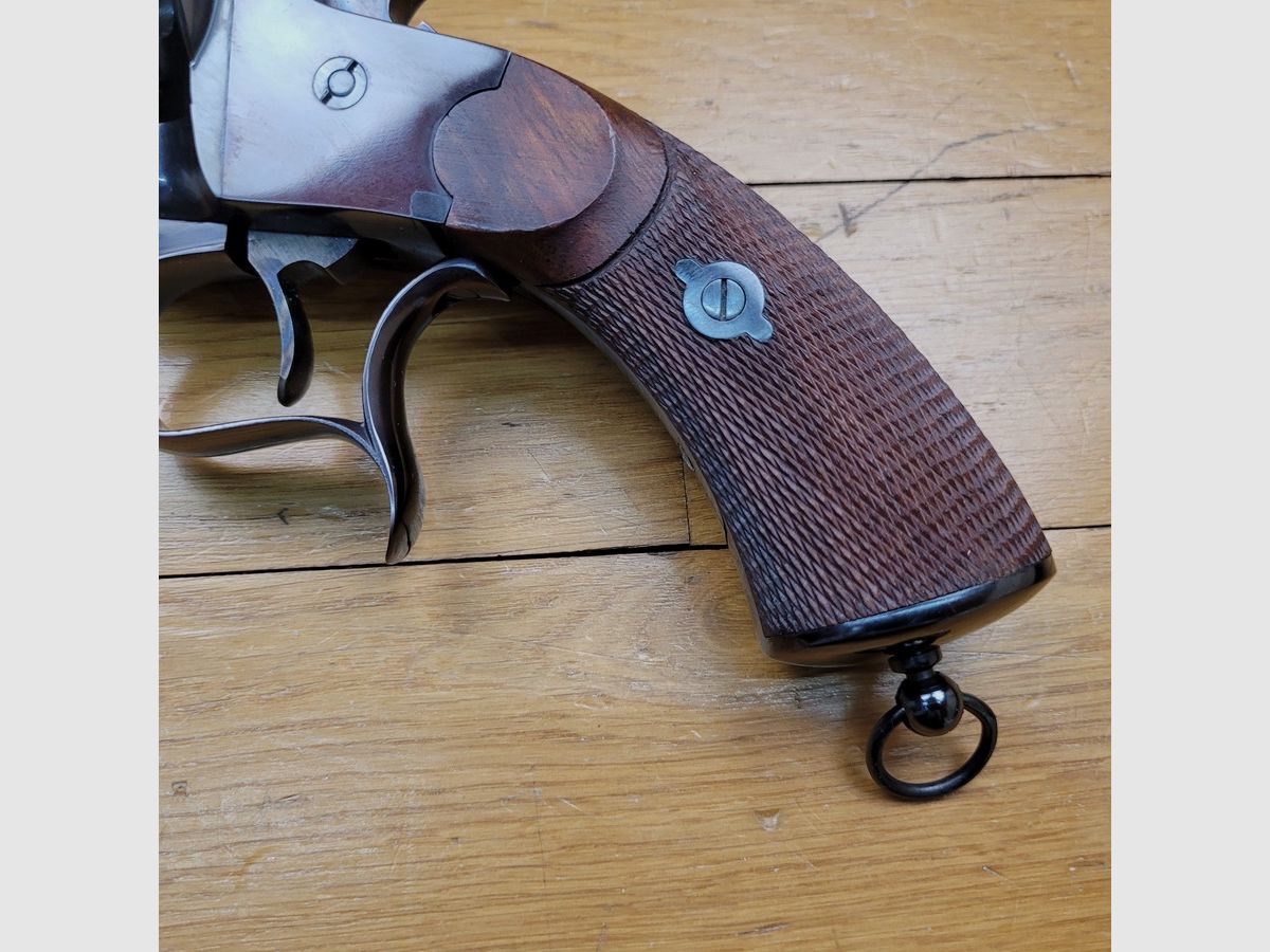Baroque et impressionnant revolver LeMat de Cavalerie – Rare fabrication Pietta de 1988 – Barillet 9 coups en calibre 44 et un central à chevrotines – Arme la plus extraordinaire de la guerre de Sécession – Coffret d&rsquo;origine – Bronzage magnifique – Mécanique et esthétique parfaite – TBE++, image 9 sur 30