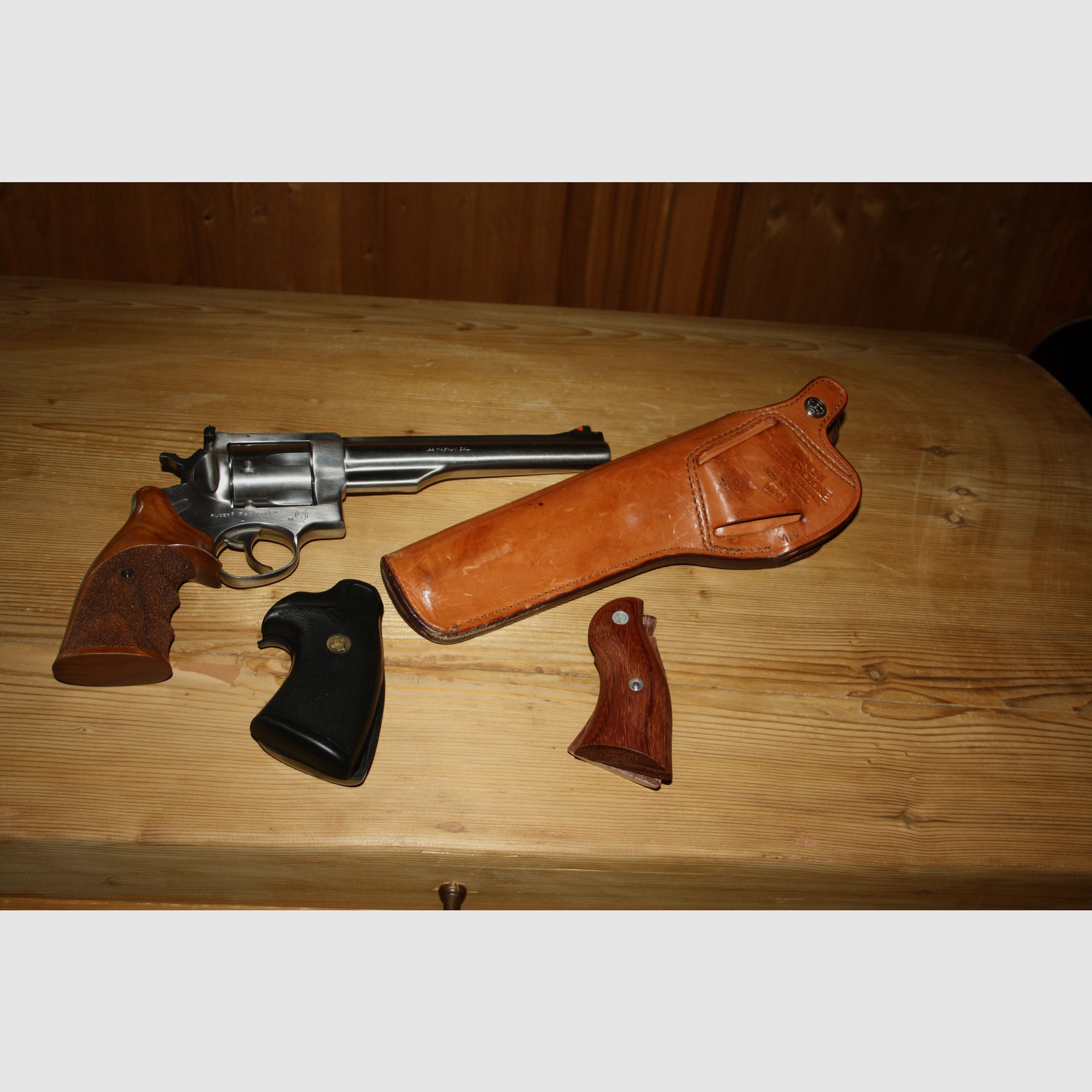 Rewolwer 44 Mag. Ruger Redhawk 7,5 cala