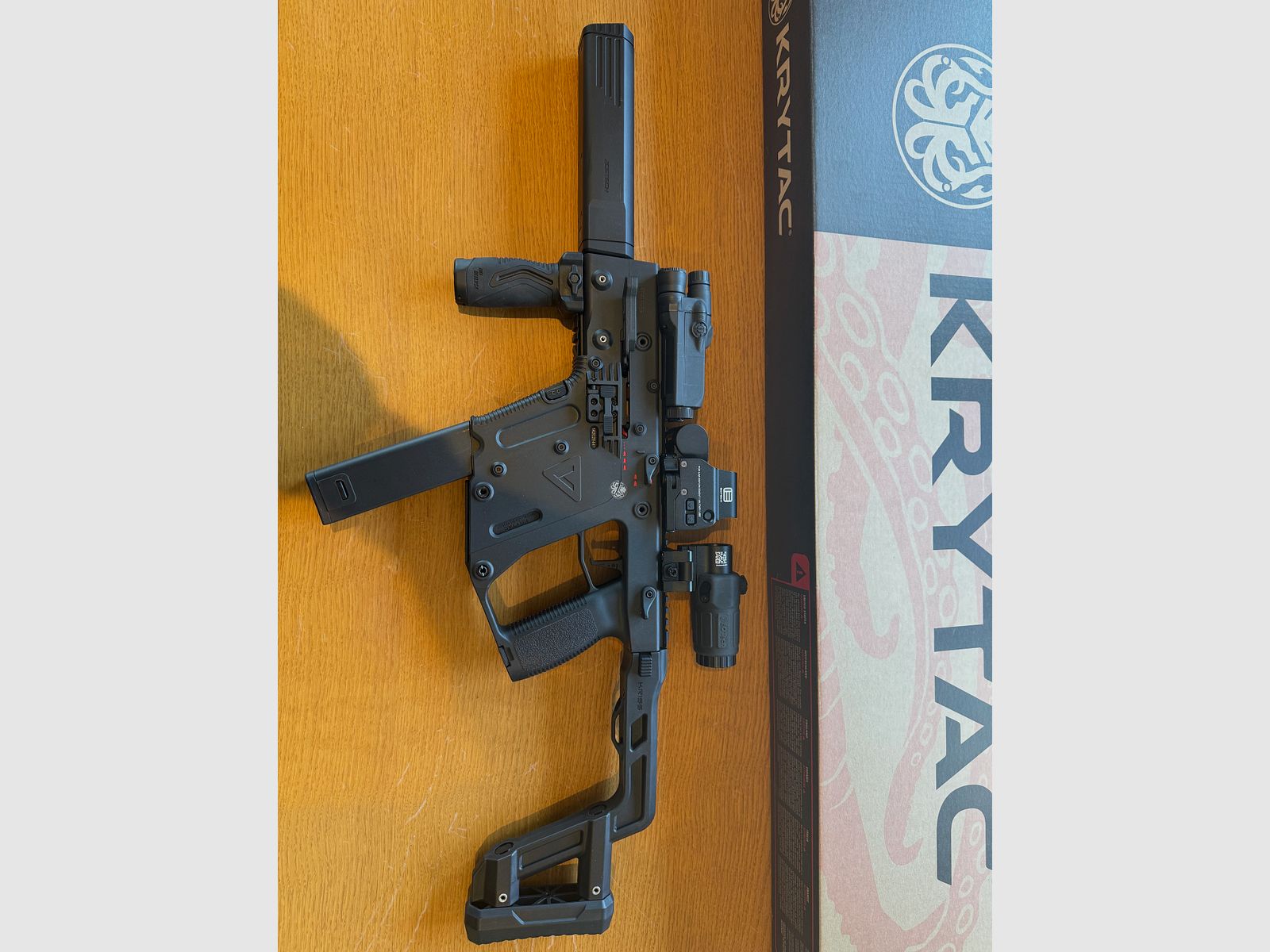 Krytac Kriss Vector Airsoft S-AEG (schwarz) + Ausrüstung