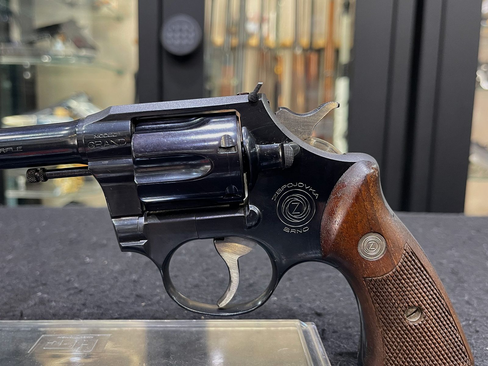 ZBROJOVKA BRNO 590 GRAND, imagen 3 de 9