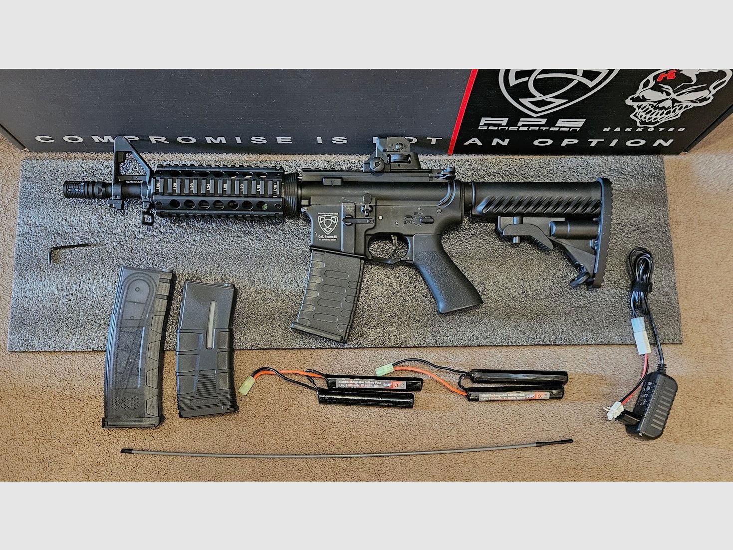 Starter Set Softair S-AEG M4 di APS NUOVO