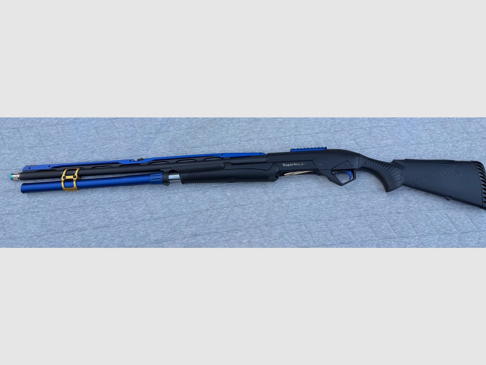 Fucile a ripetizione Benelli Supernova 12/89 canna 71 cm con sistema Toni e accessori Mag Load