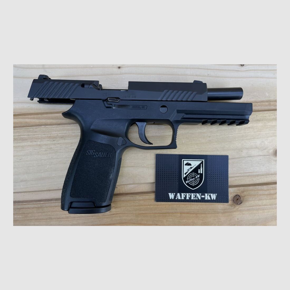 SIG Sauer P320 FullSize avec 3x chargeurs, mallette, drapeau de sécurité et 2x holsters 9mmLuger