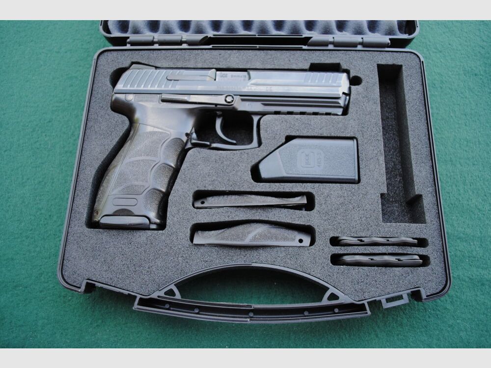 Heckler & Koch P 30L V1, police pistol, complete accessories including holster